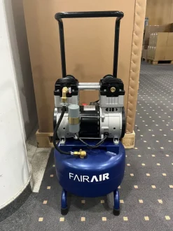 AUSSTELLER FAIRAIR ölfreier Flüsterkompressor, KFA 1.5-8-20 OF, FA10001812205003
