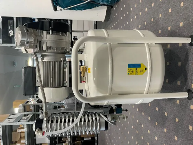 AUSSTELLER I CLEANAIR ölfreier Kompressor CLR 15/50 T 1.5HP 50L (230V)CLR 430757