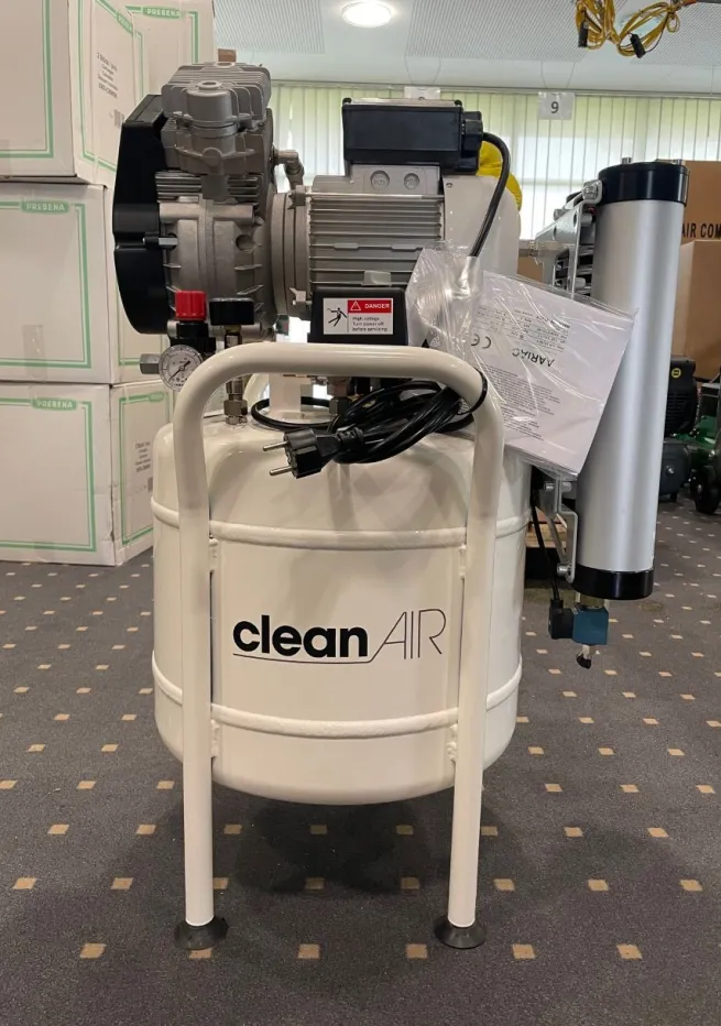 AUSSTELLER I CLEANAIR ölfreier Kompressor CLR 15/50 T 1.5HP 50L (230V)CLR 430757