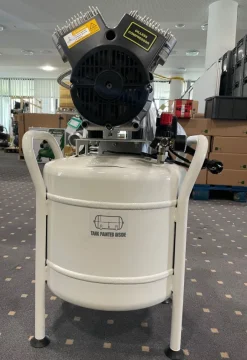 AUSSTELLER I CLEANAIR ölfreier Kompressor CLR 15/50 T 1.5HP 50L (230V)CLR 430757