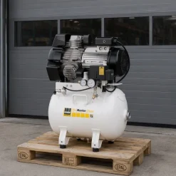 AUSSTELLER Schneider UNM 360-8-40 W Clean · 250 l/min · 8 bar · 2,2 kW · ölfreier Kolbenkompressor · DGKH342000