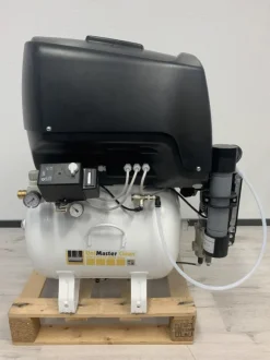 AUSSTELLER Schneider UNM 240-8-40 WXSM Clean · 152 l/min · 8 bar · 1,5 kW · ölfreier Kompressor