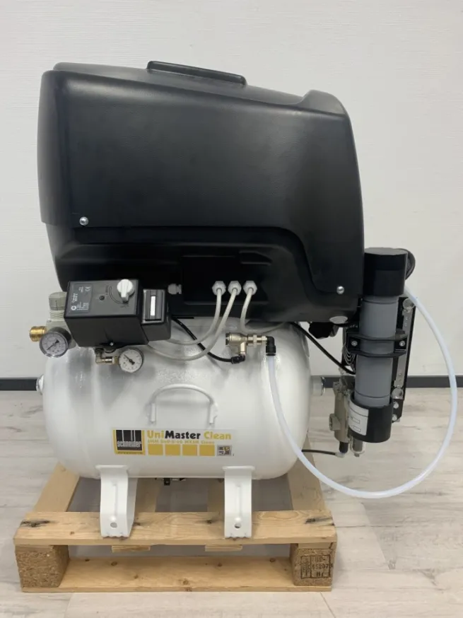 AUSSTELLER Schneider UNM 240-8-40 WXSM Clean · 152 l/min · 8 bar · 1,5 kW · ölfreier Kompressor
