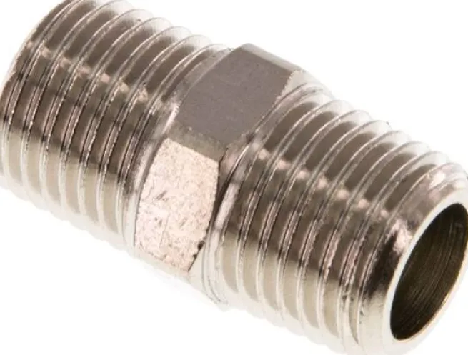 Doppelnippel R 1/4"-R 1/4", Messing vernickelt