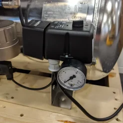 GEBRAUCHT Clinic Dry 3/40 HS · 240 l/min · 10 bar · 1,8 kW · ölfreier Kolbenkompressor