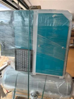 GEBRAUCHT RENNER-Schraubenkompressor RSDKF-PRO 7,5 250 L Behälter inkl. Kältetrockner - frequenzgeregelt - 3 BH
