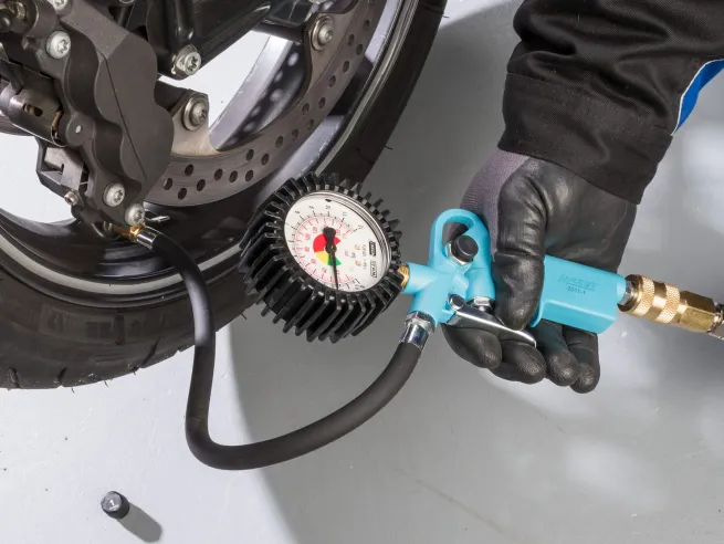 HAZET Reifenfüll-Messgerät 9041-1 + Adapter-Set