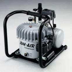 JUN-AIR flüsterleiser Kompressor 6-4 Motor ölgeschmiert mit Druckminderer JUNAIR