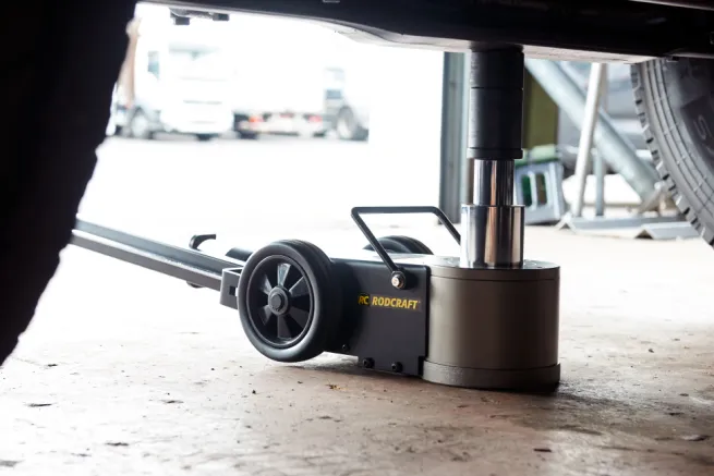 Rodcraft Luft-Hydraulischer Wagenheber ATJ30-2 - nie wieder selbst pumpen!