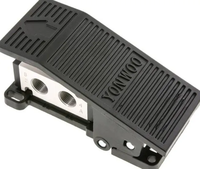 5/2-Wege-Fußventil, G 3/8" (Entlüftung G 1/4"), Federrückstellung