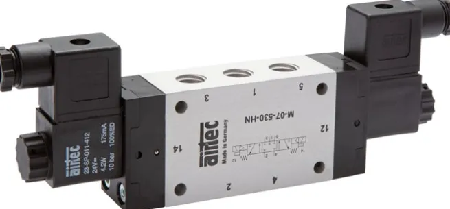 5/3-Wege Magnetventil, G 1/8", Mittelstellung entlüftet, 24 V=, NW 4